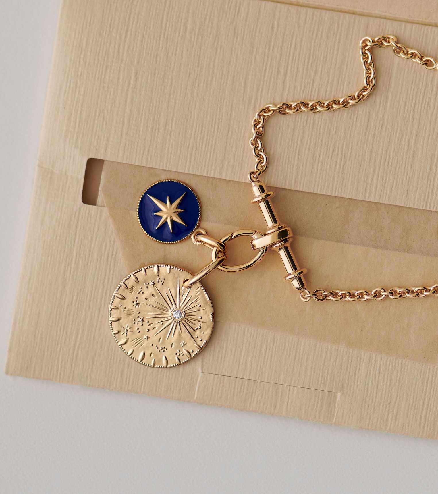 Médaille Pendentif Femme Luxe, Collection Les Allégories, Arthus Bertrand