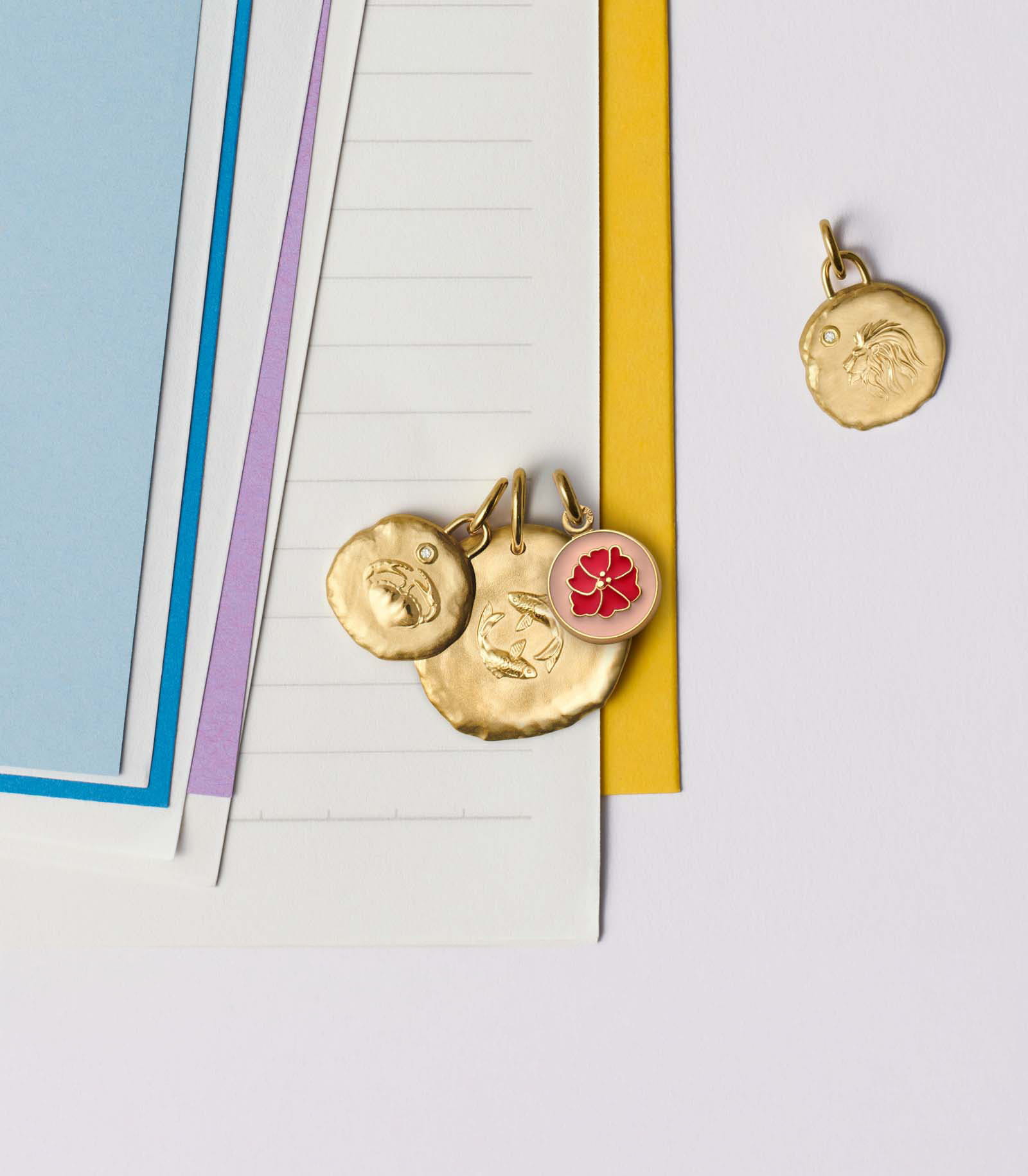 Women's and children's medallions - Arthus Bertrand - Artisan